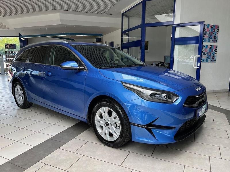 Blueflame Gebraucht 2024 Kia Ceed Sportswagon Vision Kombi | 22.980 € (Superpreis) - Bild 1/4