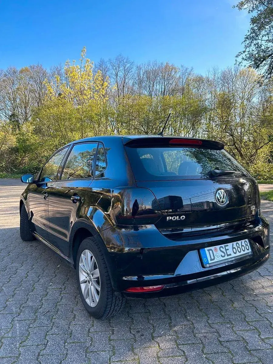 Second-hand VW Polo Comfortline 75 CP (55 kW) 2014 Negru Hatchback