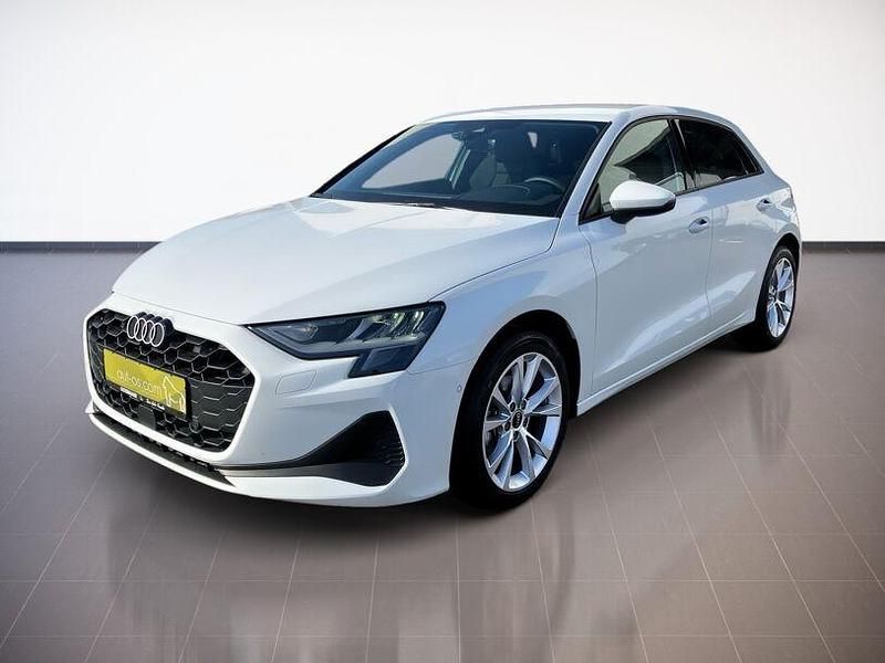 Gebraucht Audi A3 Ambiente 116 PS (85 kW) 2025 Arkonaweiß Limousine