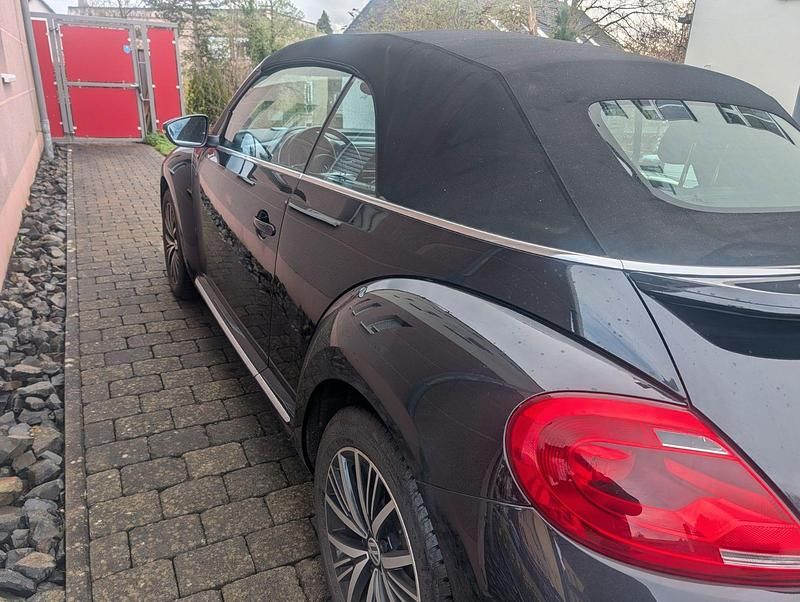 Gebraucht VW Beetle Allstar 105 PS (77 kW) 2016 Schwarz Kleinwagen