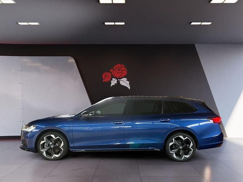 Gebraucht Skoda Superb SportLine 204 PS (150 kW) 2025 Cobalt blau metallic Kombi