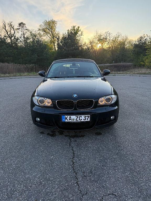 Gebraucht BMW 118 Cabriolet Shadowline 143 PS (105 kW) 2011 Schwarz Cabrio