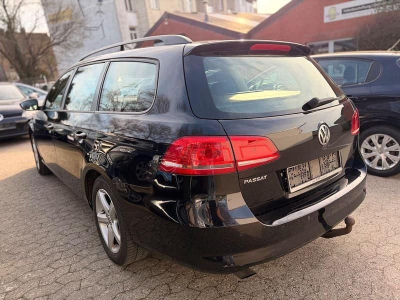 Gebraucht VW Passat Trendline 122 PS (89 kW) 2015 Schwarz Kombi