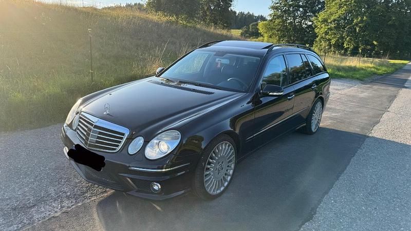 Schwarz Gebraucht 2008 Mercedes E320 Kombi | 3.299 € (Fairer Preis) - Bild 1/4