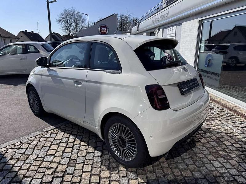 Gebraucht Fiat 500e 86 kW (118 PS) 2024 Arktis weiß Kleinwagen