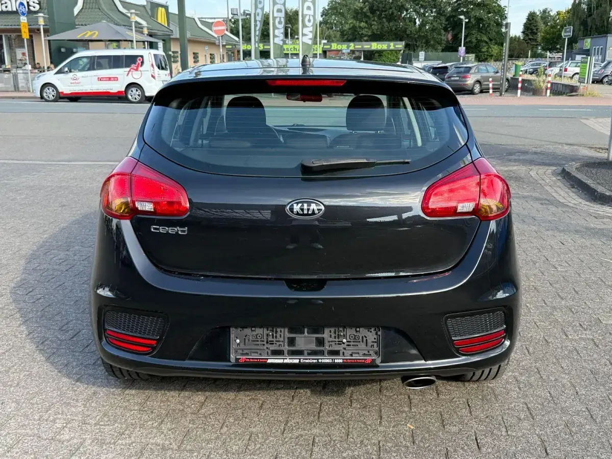 Gebraucht Kia Ceed 99 PS (72 kW) 2017 Schwarz Kleinwagen