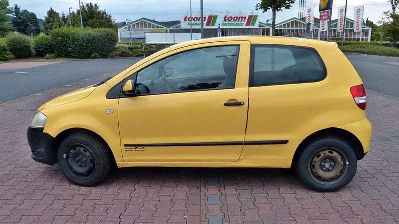 Gelb Gebraucht 2005 VW Fox Kleinwagen | 745 € (Guter Preis) - Bild 1/4