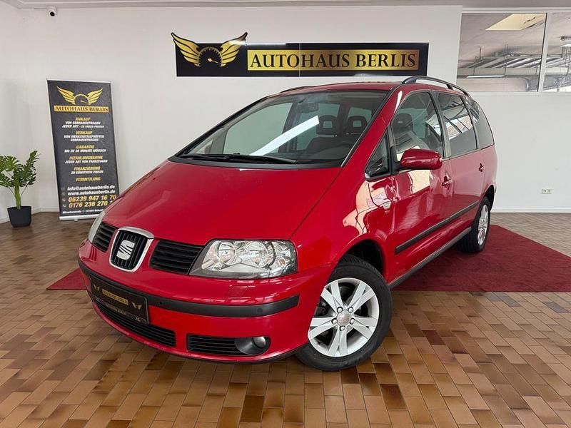 Rot Gebraucht 2009 Seat Alhambra Vigo Van / Kleinbus | 6.997 € (Teuer) - Bild 1/4