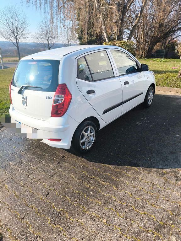 Gebraucht Hyundai i10 Classic 69 PS (50 kW) 2011 Weiß Kleinwagen