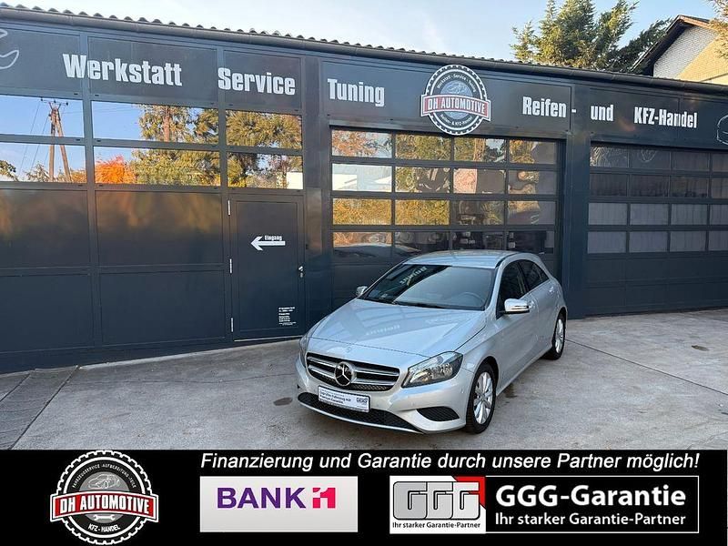 Silber Gebraucht 2013 Mercedes A180 Limousine | 11.999 € (Fairer Preis) - Bild 1/4