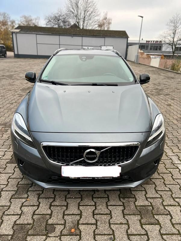 Grau Gebraucht 2017 Volvo V40 CC Kombi | 15.800 € (Etwas zu teuer) - Bild 1/4