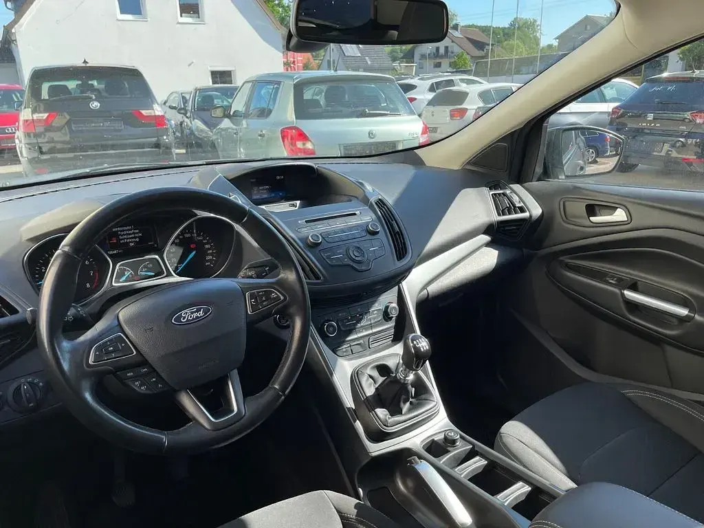 Gebraucht Ford Kuga Trend 120 PS (88 kW) 2018 Grau SUV