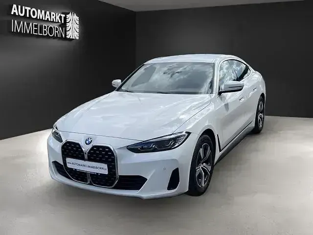 Gebraucht BMW 420 Coupé Sport Line 190 PS (139 kW) 2024 Alpinweiss iii Coupé
