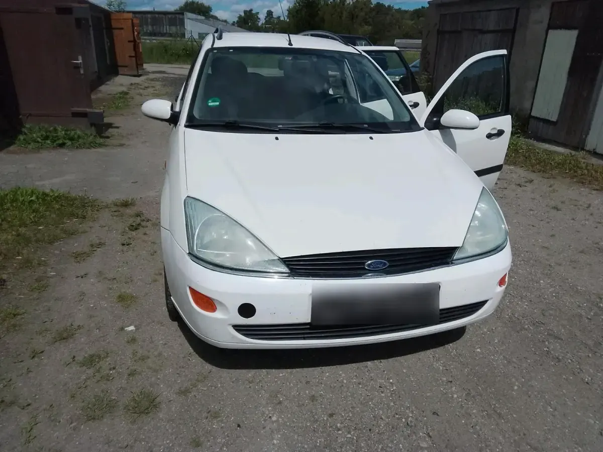 Gebraucht Ford Focus 75 PS (55 kW) 2001 Weiß Kombi