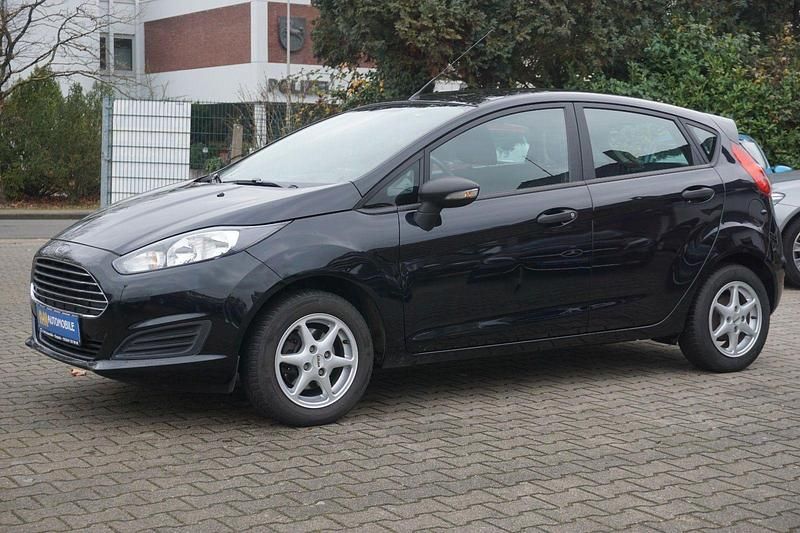 Gebraucht Ford Fiesta Trend 82 PS (60 kW) 2014 Schwarz Kleinwagen