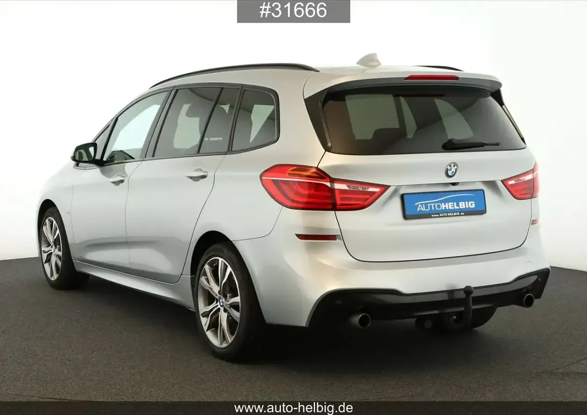 Gebraucht BMW 220 Gran Tourer M Sport 192 PS (141 kW) 2018 Glaciersilber Van / Kleinbus