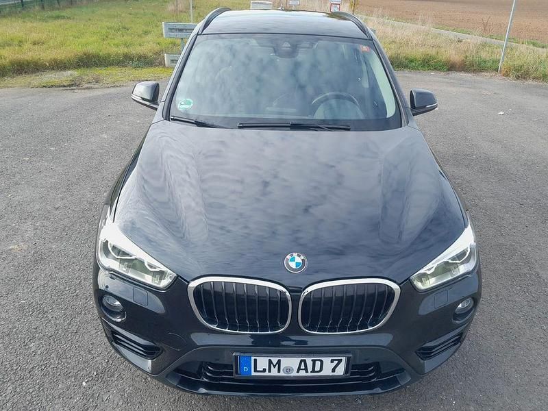 Schwarz Gebraucht 2017 BMW X1 Sport Line SUV | 16.000 € (Superpreis) - Bild 1/4
