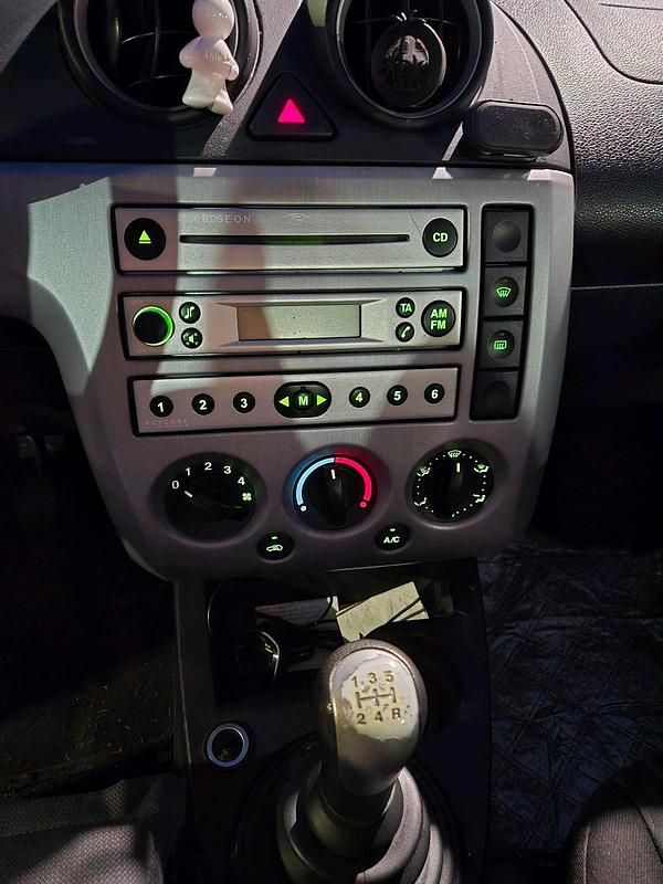 Gebraucht Ford Fiesta 115 PS (84 kW) 2005 Schwarz Kleinwagen