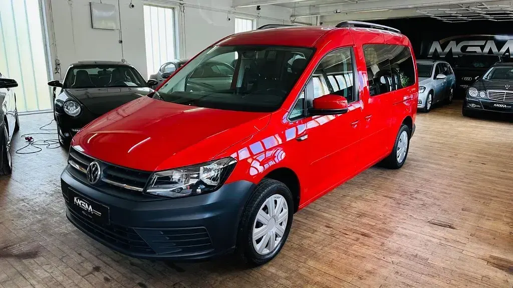 Gebraucht VW Caddy Beach 102 PS (75 kW) 2019 Rot Van / Kleinbus