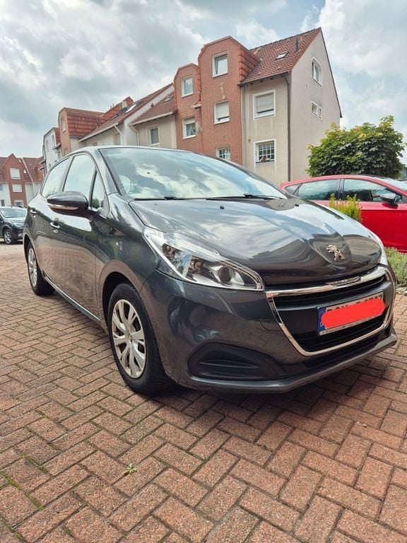 Grau Gebraucht 2016 Peugeot 208 Active Kleinwagen | 5.200 € (Guter Preis) - Bild 1/4