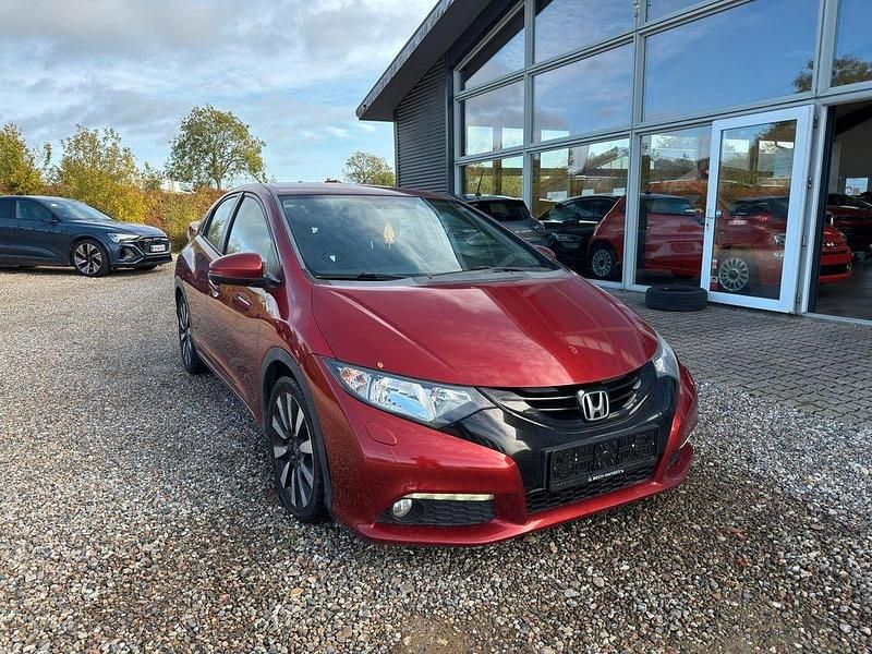 Rot Gebraucht 2015 Honda Civic Sport Limousine | 3.999 € - Bild 1/4