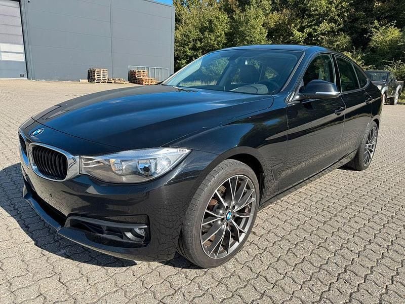 Schwarz Gebraucht 2016 BMW 320 Gran Turismo Limousine | 9.600 € - Bild 1/4