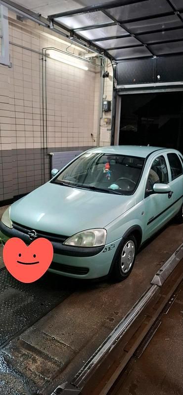 Grau Gebraucht 2001 Opel Corsa Kleinwagen | 750 € (Superpreis) - Bild 1/4
