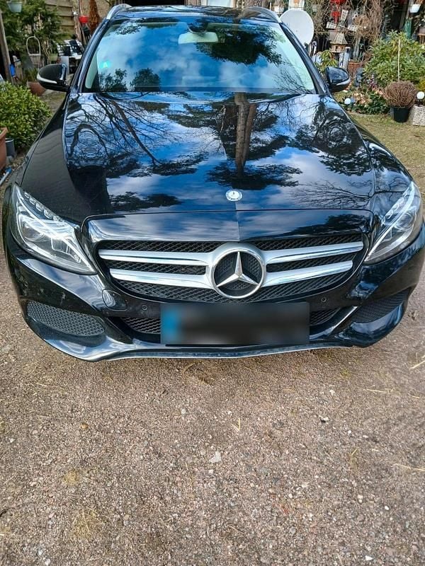 Gebraucht Mercedes C180 156 PS (114 kW) 2015 Schwarz Kombi