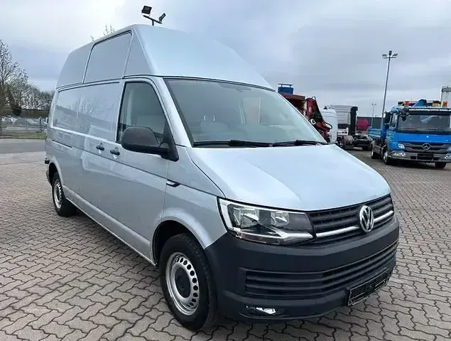 Usata VW Transporter 150 CV (110 kW) 2017 Argento Furgone