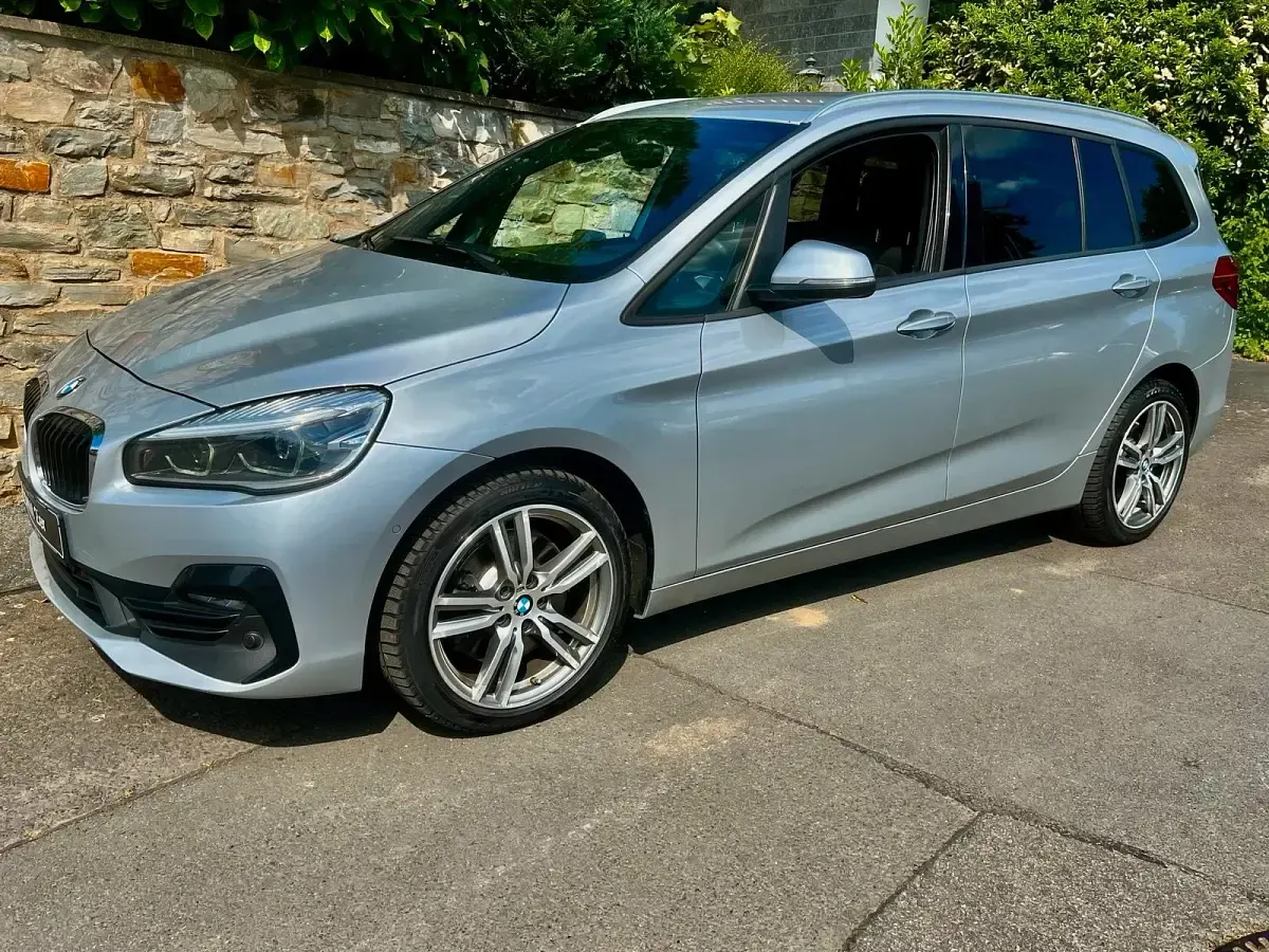 Gebraucht BMW 220 Sport Line 190 PS (139 kW) 2020 Silber Van / Kleinbus