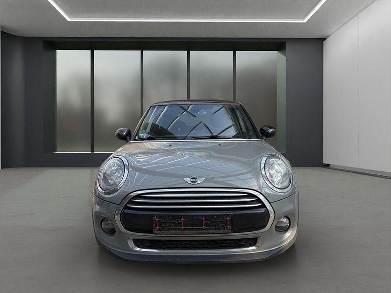 Gebraucht Mini Cooper D 116 PS (85 kW) 2017 Grau / moonwalk grey (metallic) Kleinwagen