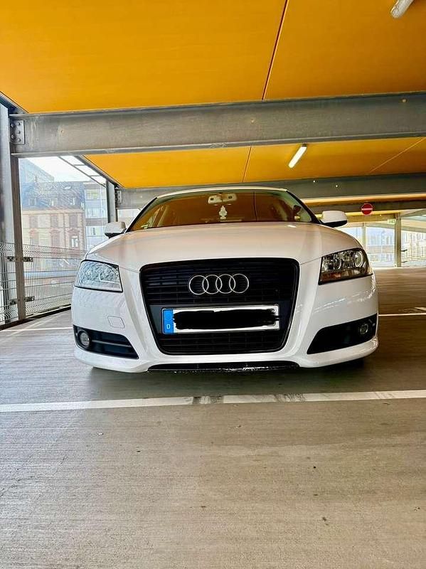 Weiß Gebraucht 2010 Audi A3 Attraction Kombi | 6.800 € (Fairer Preis) - Bild 1/4