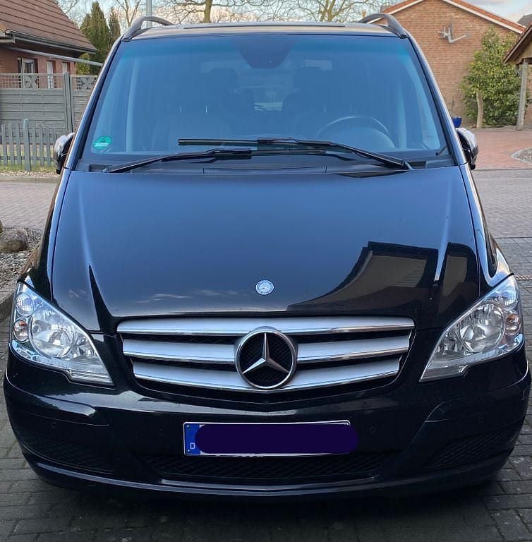 Schwarz Gebraucht 2011 Mercedes Viano Edition Van / Kleinbus | 16.800 € (Guter Preis) - Bild 1/4