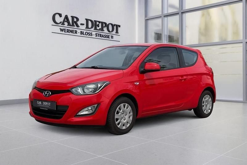 Rot Gebraucht 2013 Hyundai i20 Edition Kleinwagen | 3.499 € (Fairer Preis) - Bild 1/4