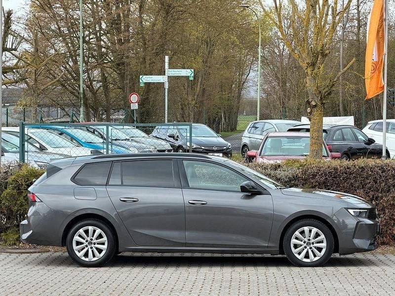 Usado Opel Astra Elegance 131 HP (96 kW) 2024 Cinzento Carrinha
