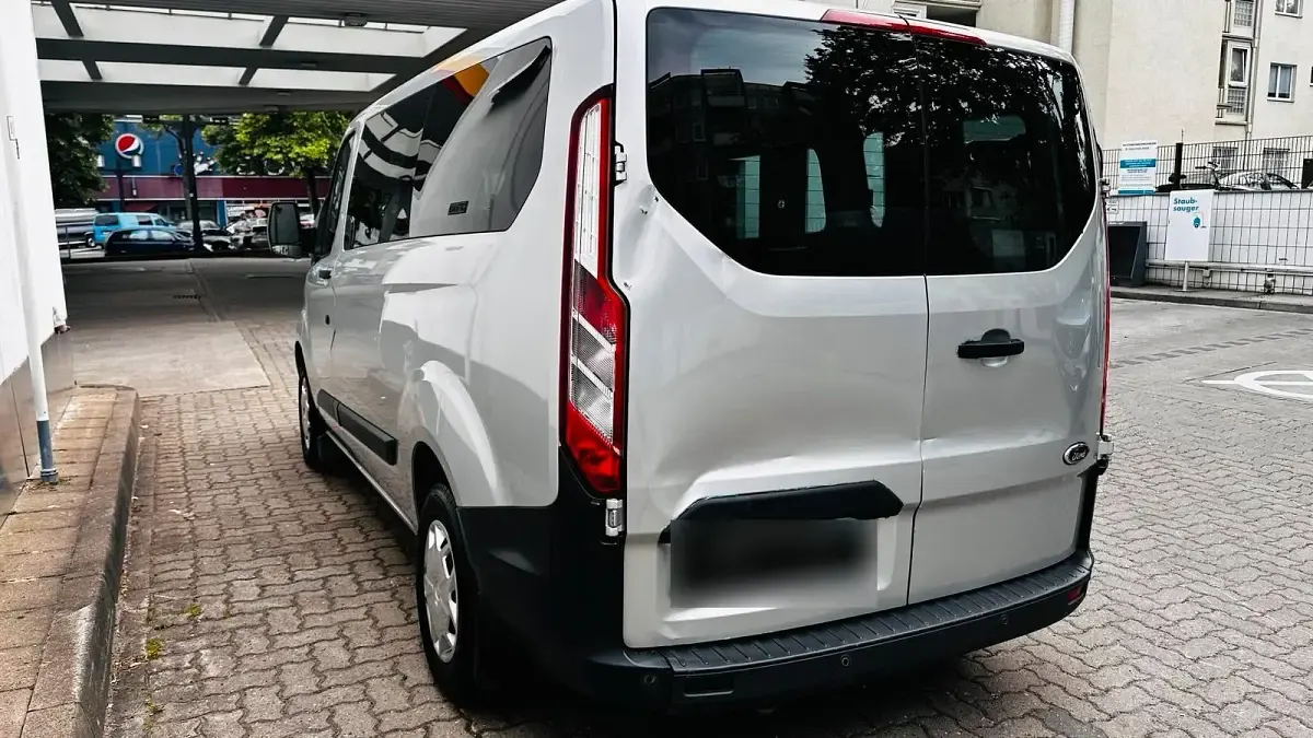 Gebraucht Ford Transit Custom 131 PS (96 kW) 2017 Silber Van / Kleinbus