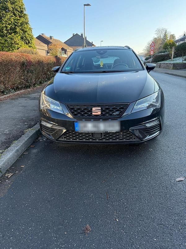 Schwarz Gebraucht 2018 Cupra Leon Kombi | 17.800 € (Guter Preis) - Bild 1/4