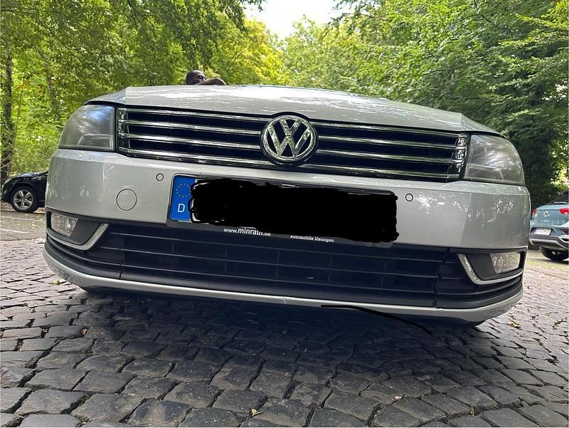 Silber Gebraucht 2012 VW Passat Kombi | 3.600 € (Superpreis) - Bild 1/4