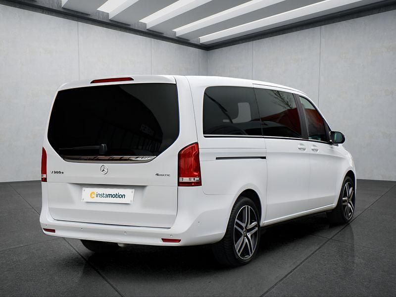 Gebraucht Mercedes V300 237 PS (174 kW) 2022 Weiß Van / Kleinbus