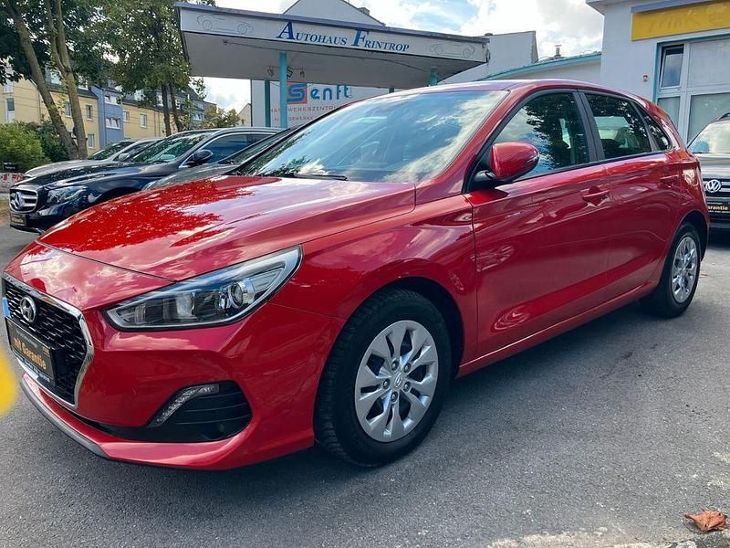 Engine red / sol Gebraucht 2020 Hyundai i30 YES! Limousine | 14.000 € (Fairer Preis) - Bild 1/4