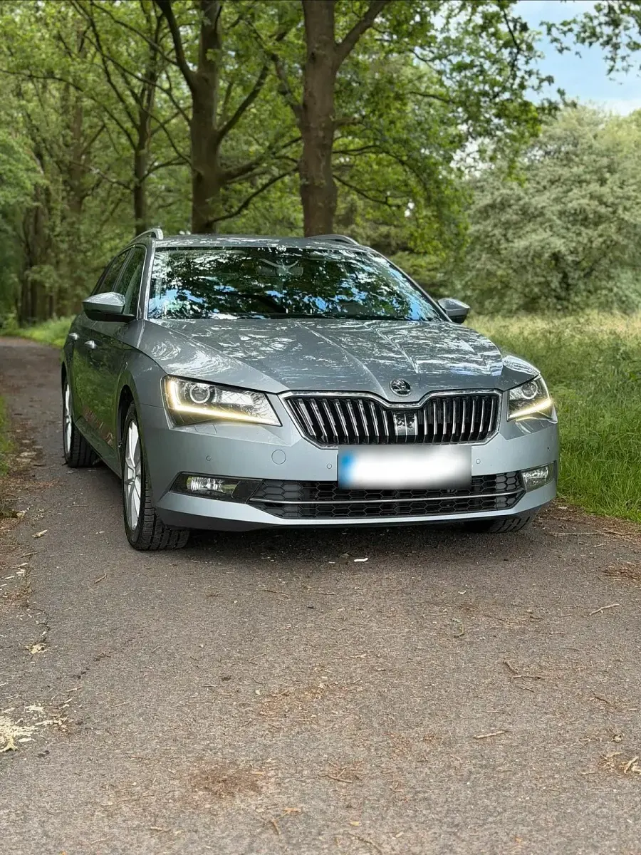 Gebraucht Skoda Superb Style 150 PS (110 kW) 2017 Silber Kombi