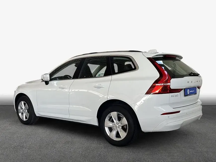 Gebraucht Volvo XC60 Momentum 197 PS (144 kW) 2022 Ice white 614 SUV