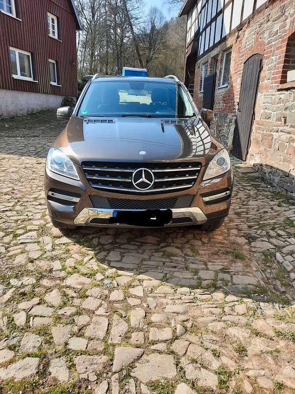 Gebraucht Mercedes ML350 306 PS (225 kW) 2012 Braun SUV
