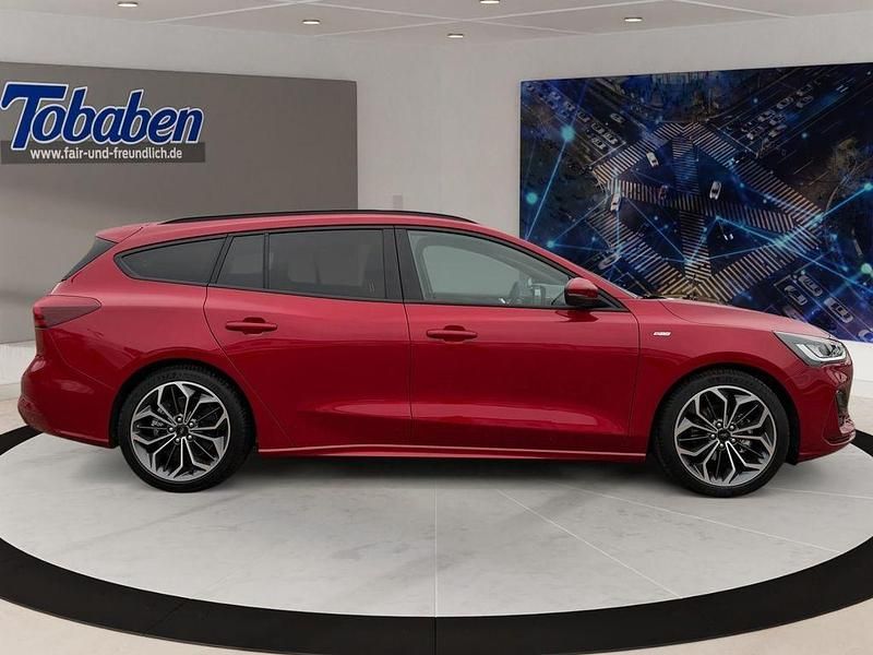 Gebraucht Ford Focus ST-Line X 155 PS (114 kW) 2025 Rot Limousine
