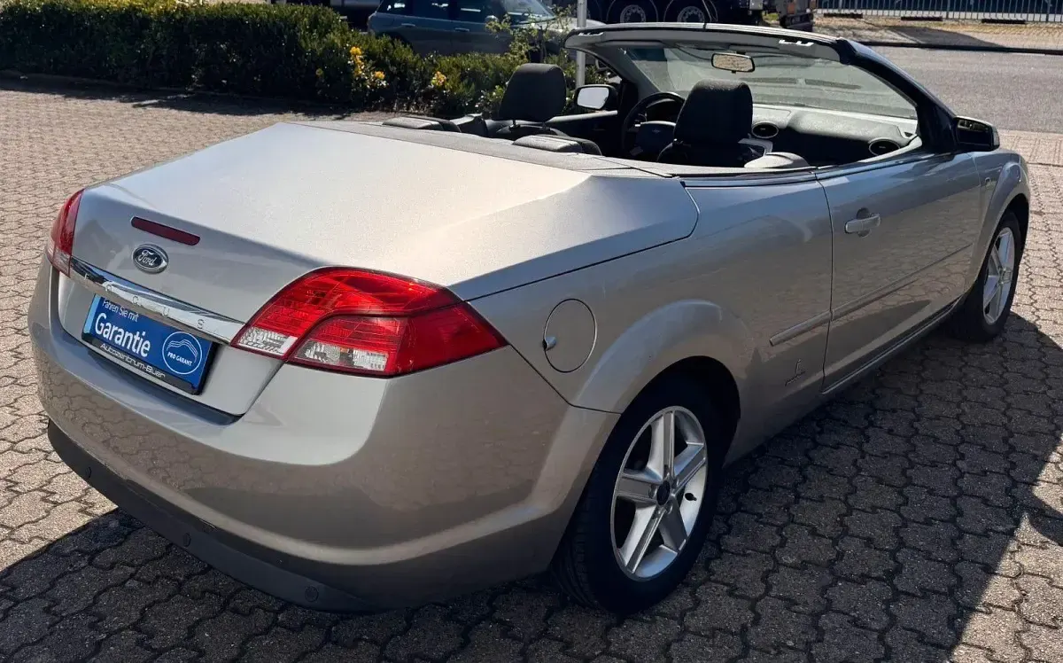 Gebraucht Ford Focus Cabriolet Trend 101 PS (74 kW) 2008 Silber Cabrio