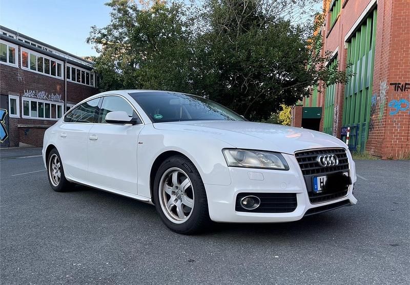 Weiß Gebraucht 2011 Audi A5 Sportback S-Line Limousine | 8.850 € (Etwas zu teuer) - Bild 1/4