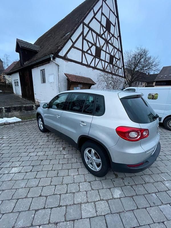 Gebraucht VW Tiguan Freestyle 122 PS (89 kW) 2011 Grau SUV