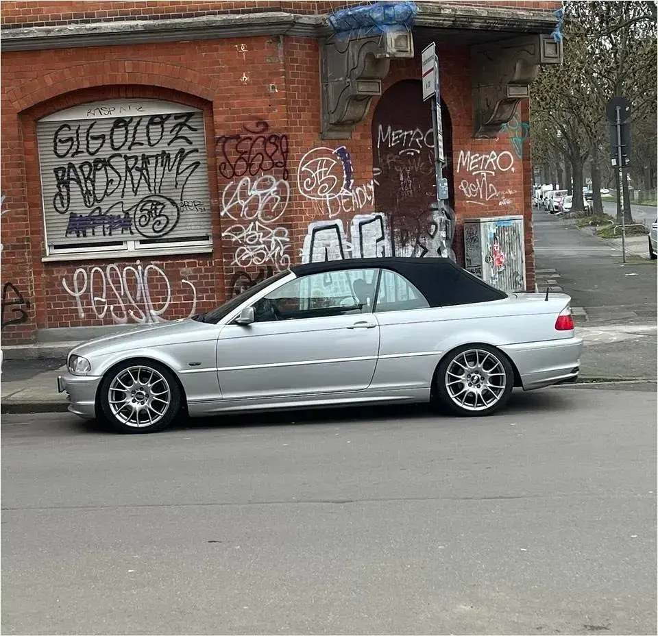Gebraucht BMW 320 Cabriolet 170 PS (125 kW) 2001 Silber Cabrio