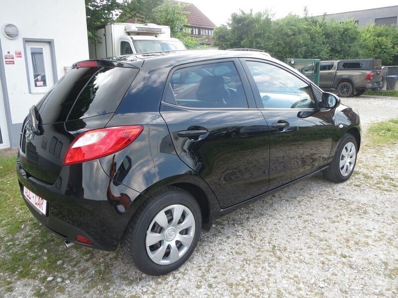 Gebraucht Mazda 2 Kenko 84 PS (61 kW) 2013 Schwarz Limousine