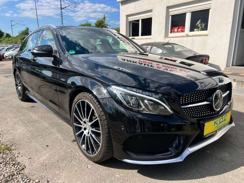 Obsidianschwarz metalliclack Gebraucht 2016 Mercedes C450 AMG AMG Kombi | 16.900 € (Fairer Preis) - Bild 1/4